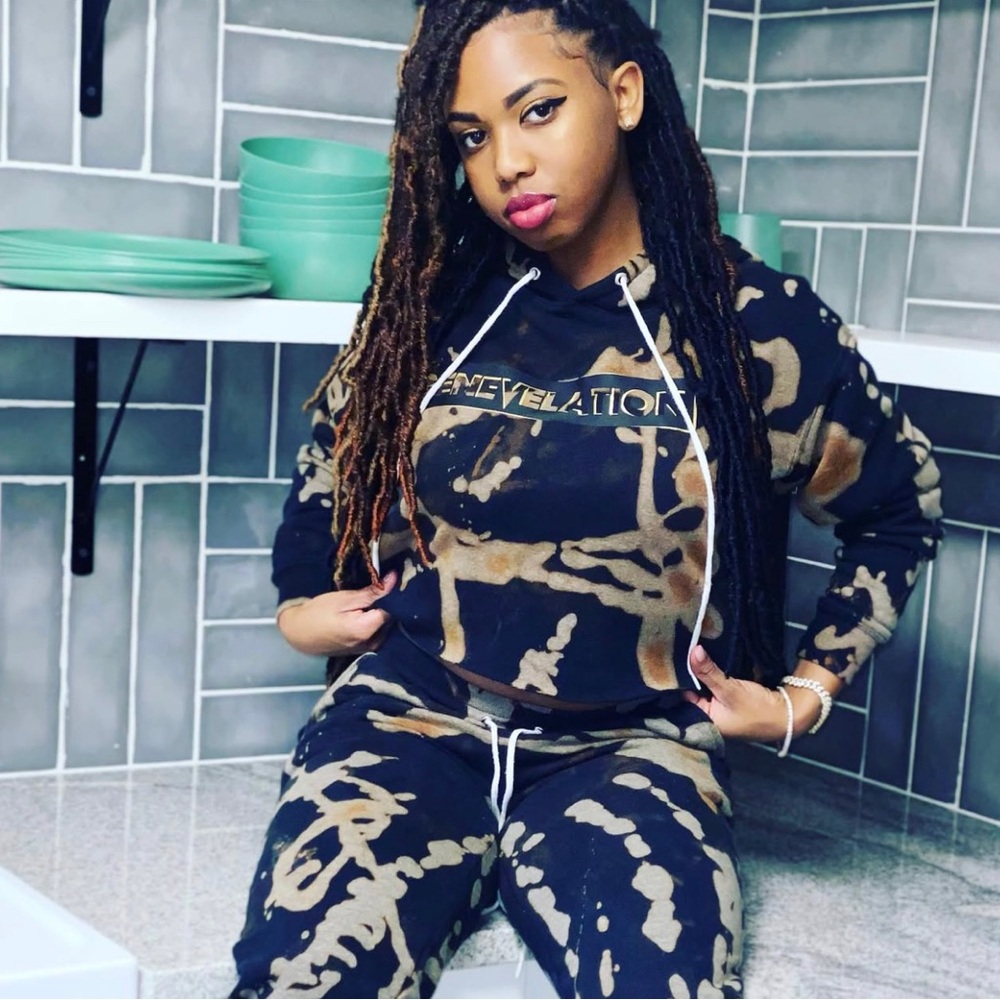 Genevelation sweatsuit